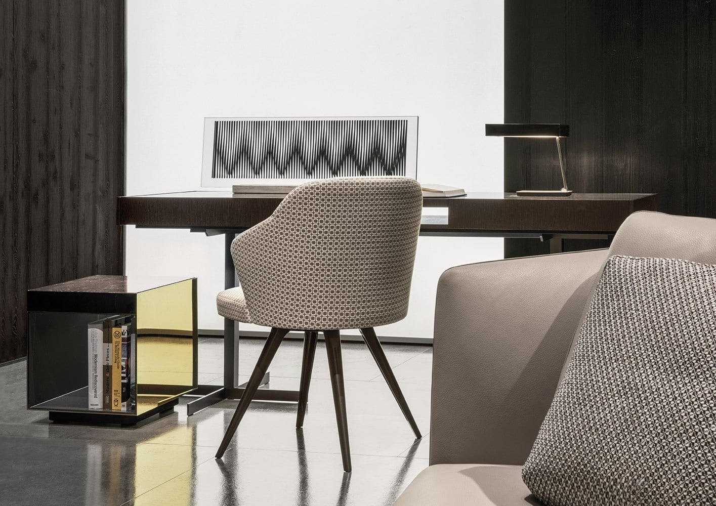 Sfera design Minotti office furniture Close Writing Desk