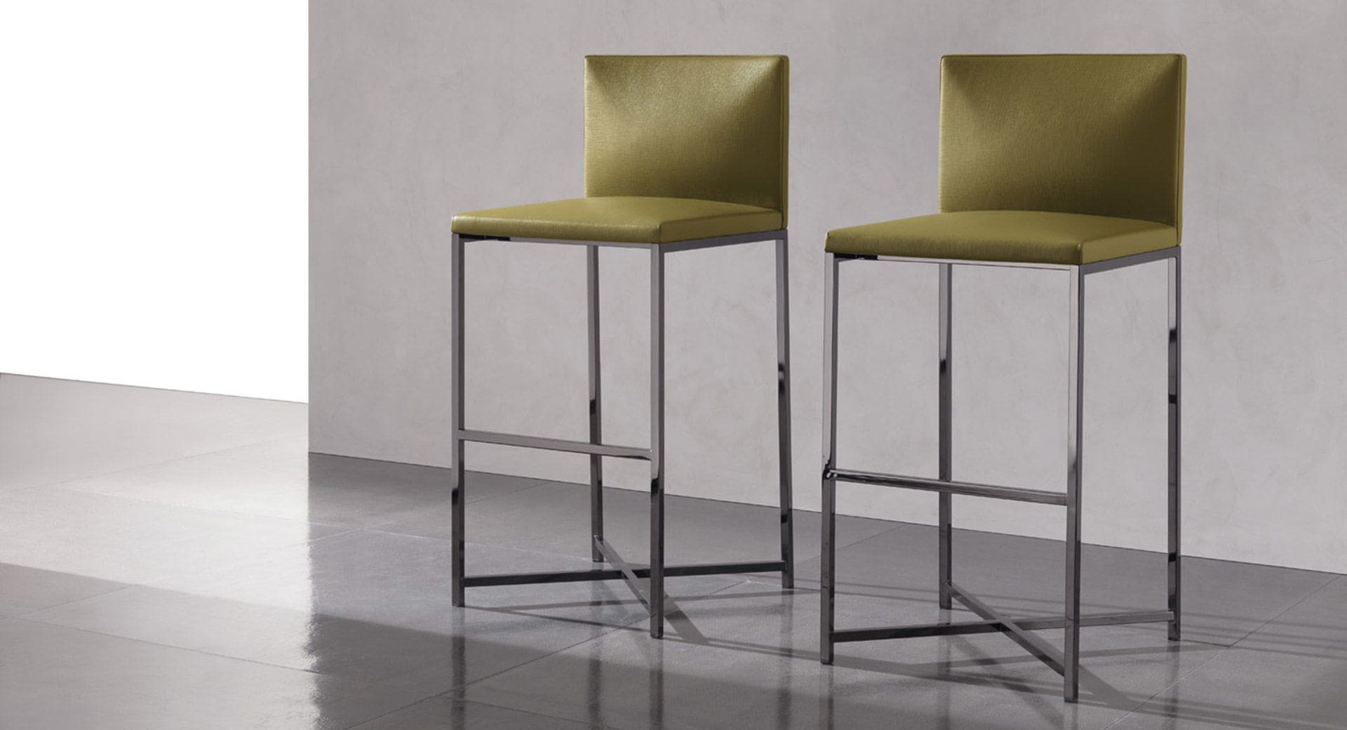 Sfera design Minotti canteen furniture Flynt Stool