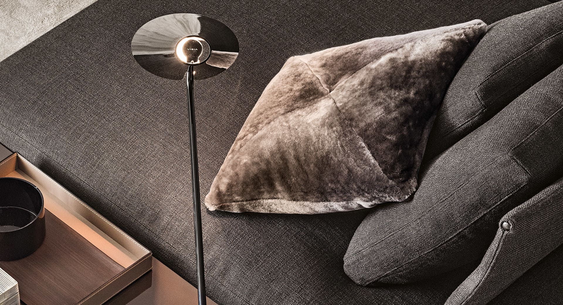 Sfera design Minotti accessories furniture Shearling